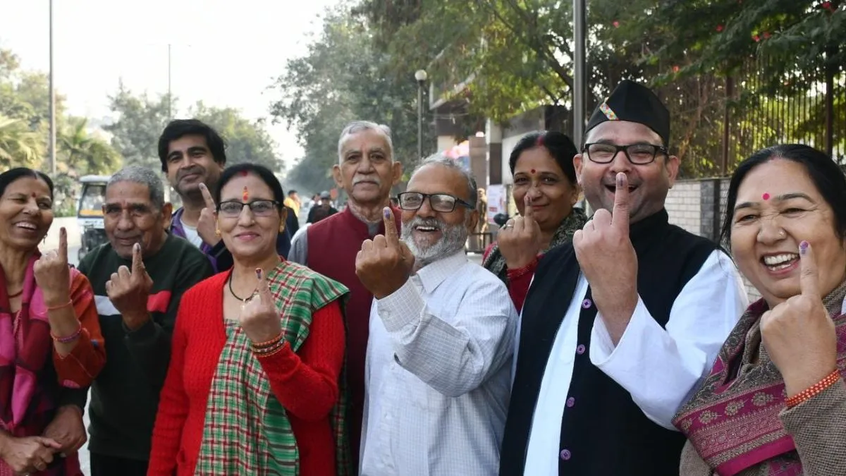 Delhi MCD ByElection 2025 Live: एमसीडी उपचुनाव के लिए वोटिंग जारी, 12 वार्डों में AAP-BJP की सीधी टक्कर
