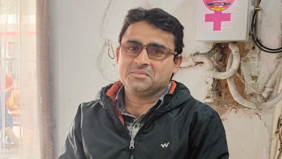 epfo exam candidate caught cheating with electronic device in varanasi