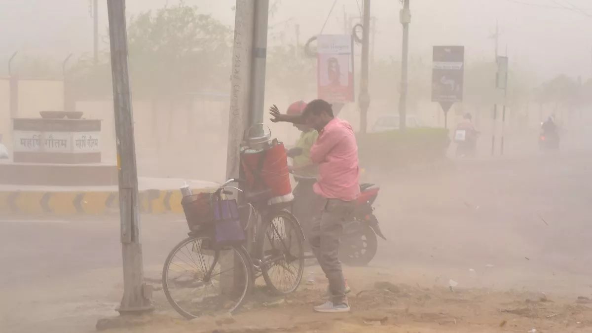 delhi air pollution mcd roads covered in dust caqm issues directives