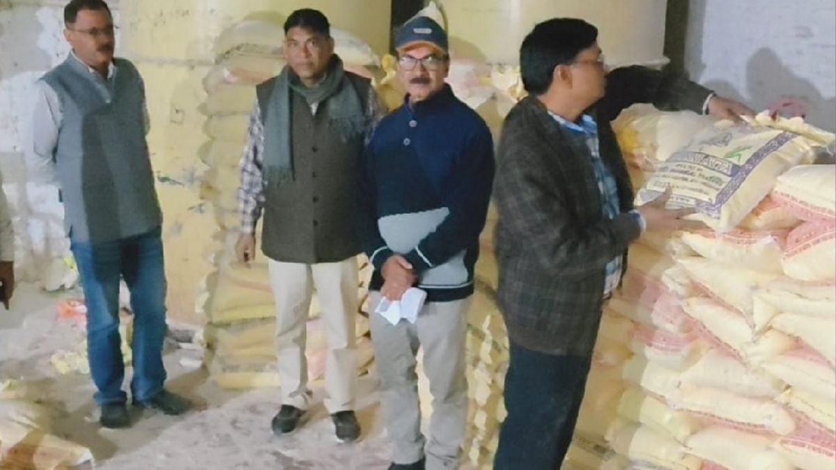 wheat flour was being made by mixing white powder factory sealed