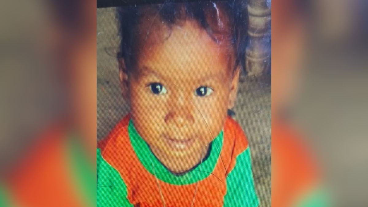 leopard snatch infant sleeping next to mother in balrampur