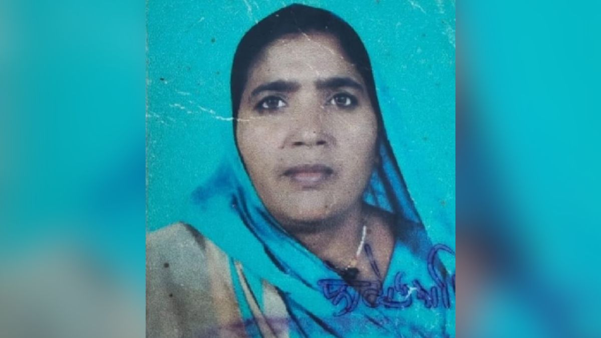 tragic accident tractor kills two women in banda