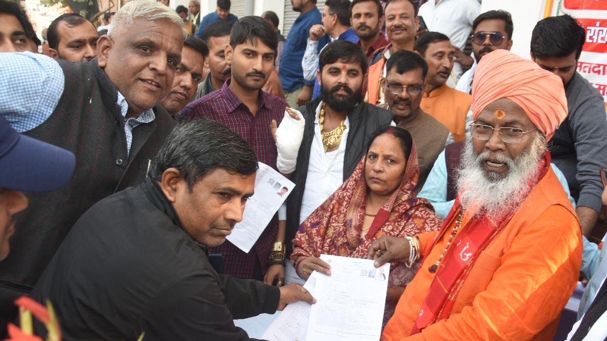 sakshi maharaj slams maulana madanis statement on vande mataram and jihad