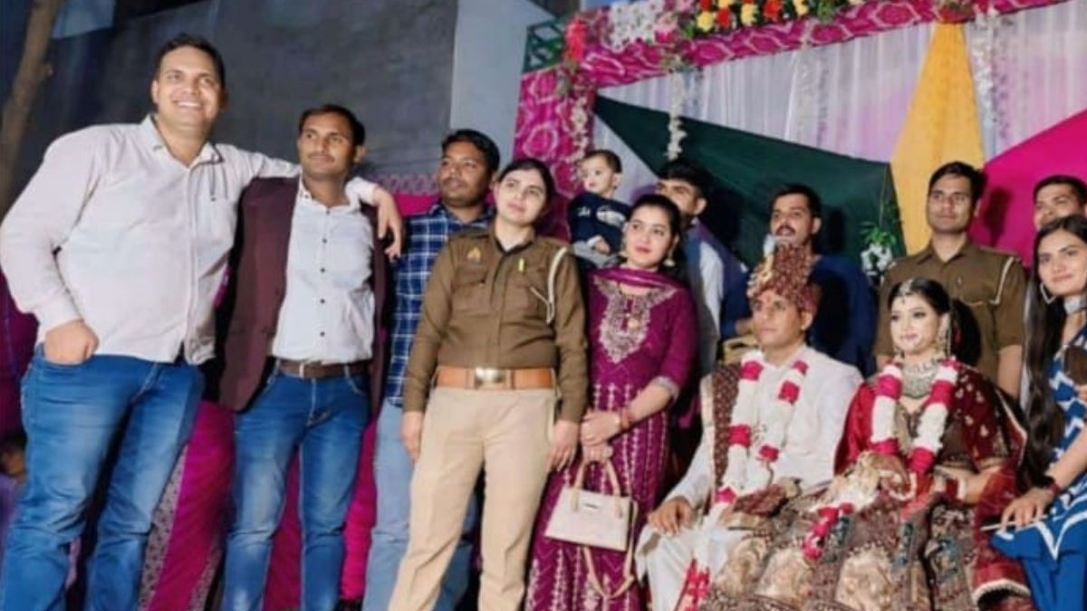 woman cop suicide case wrote suicide note inside story agra news