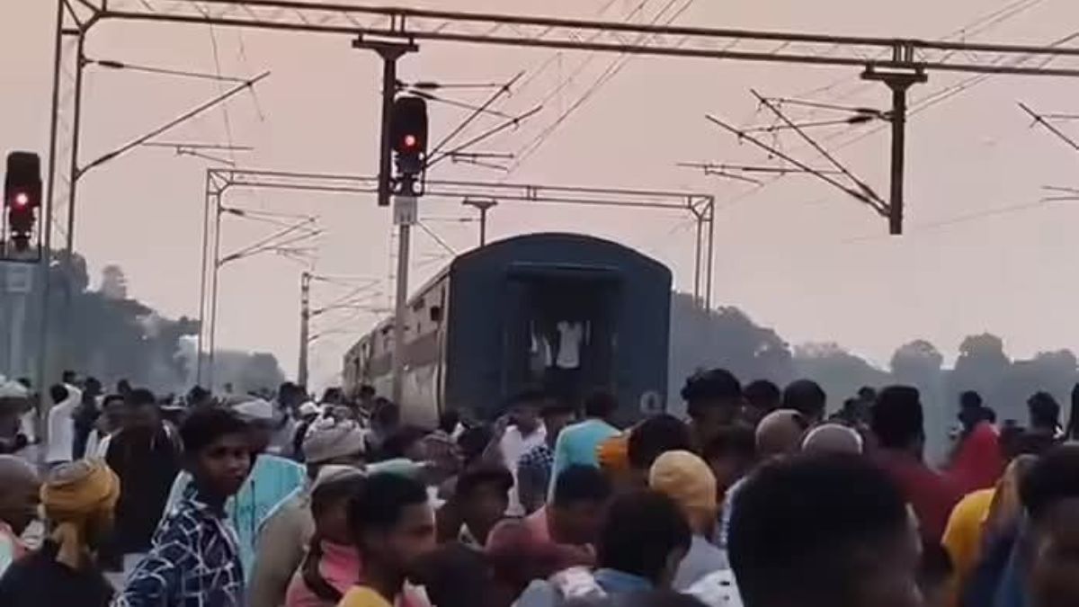 bengaluru express separates near ara rail accident averted