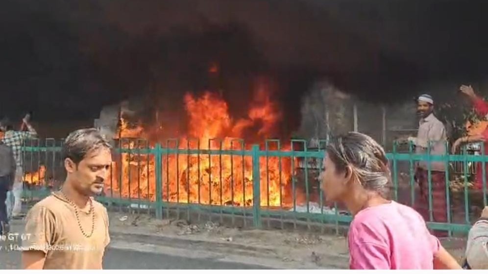 generator spark ignites cotton fire under flyover in kanpur