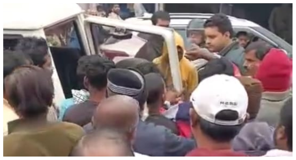 attack on team that went to seize plastic in mango