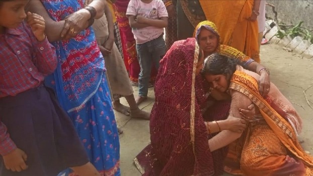 kushinagar road accident two friends die village mourns