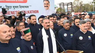 धर्मशाला में चिट्टे के विरुद्ध वाकाथान के बाद मुख्यमंत्री सुखविंदर सिंह सुक्खू व अन्य नेता। जागरण