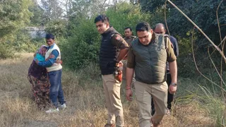 मौके पर जांच करती मोदीनगर पुलिस। जागरण