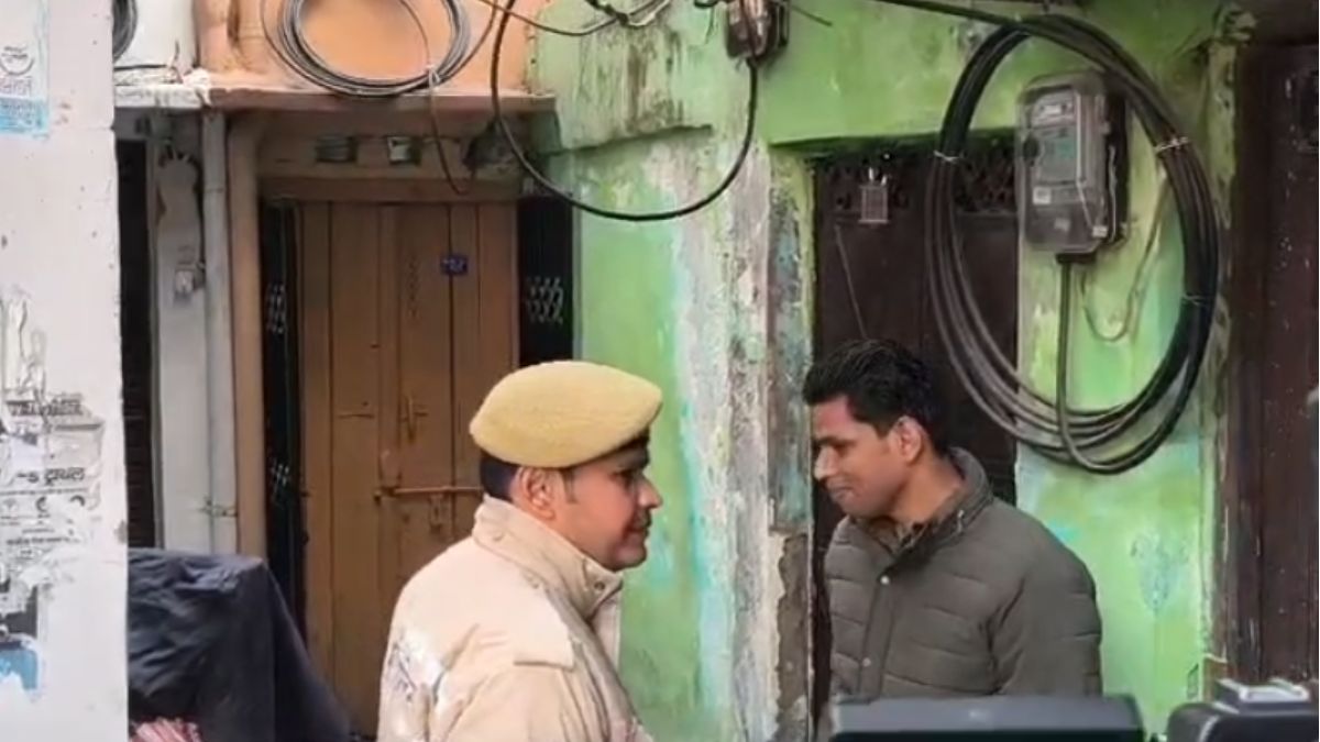 delhi blast nia team raids at dr shaheen saeed residence in lucknow