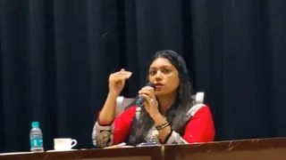 जिलाधिकारी मेधा रूपम ने एसआईआर अभियान के लिए बैठक की।