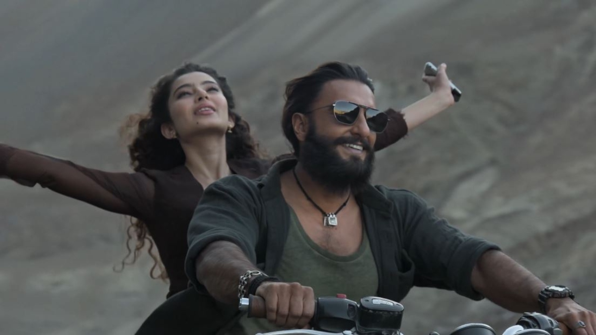 dhurandhar box office collection in advance ranveer singh movie beats to dhanush tere ishk mein