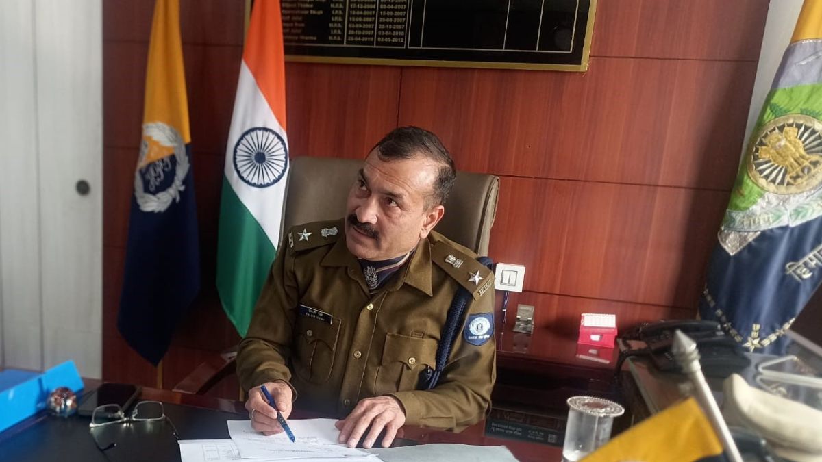 balbir singh takes charge as sp hamirpur priorities plans