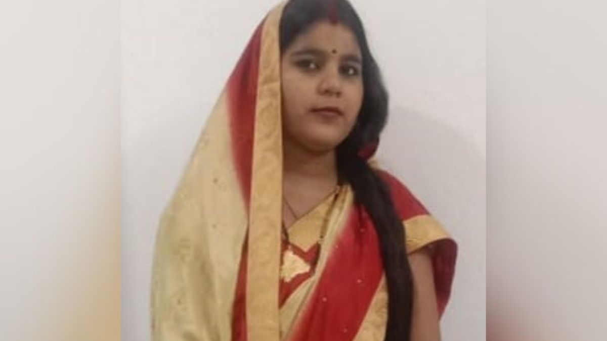 deoria news woman found hanging family alleges harassment