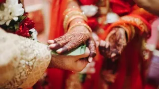 खूब मची है बैड बाजा और बराती की धूम ।