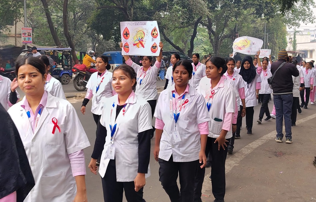 world aids day stay aware stay safehealth department organizes awareness rally in dhanbad