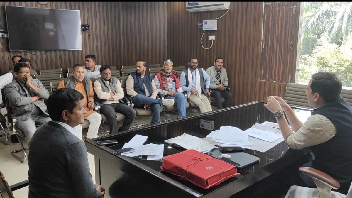 railway road tuesday market banned by nagar nigam