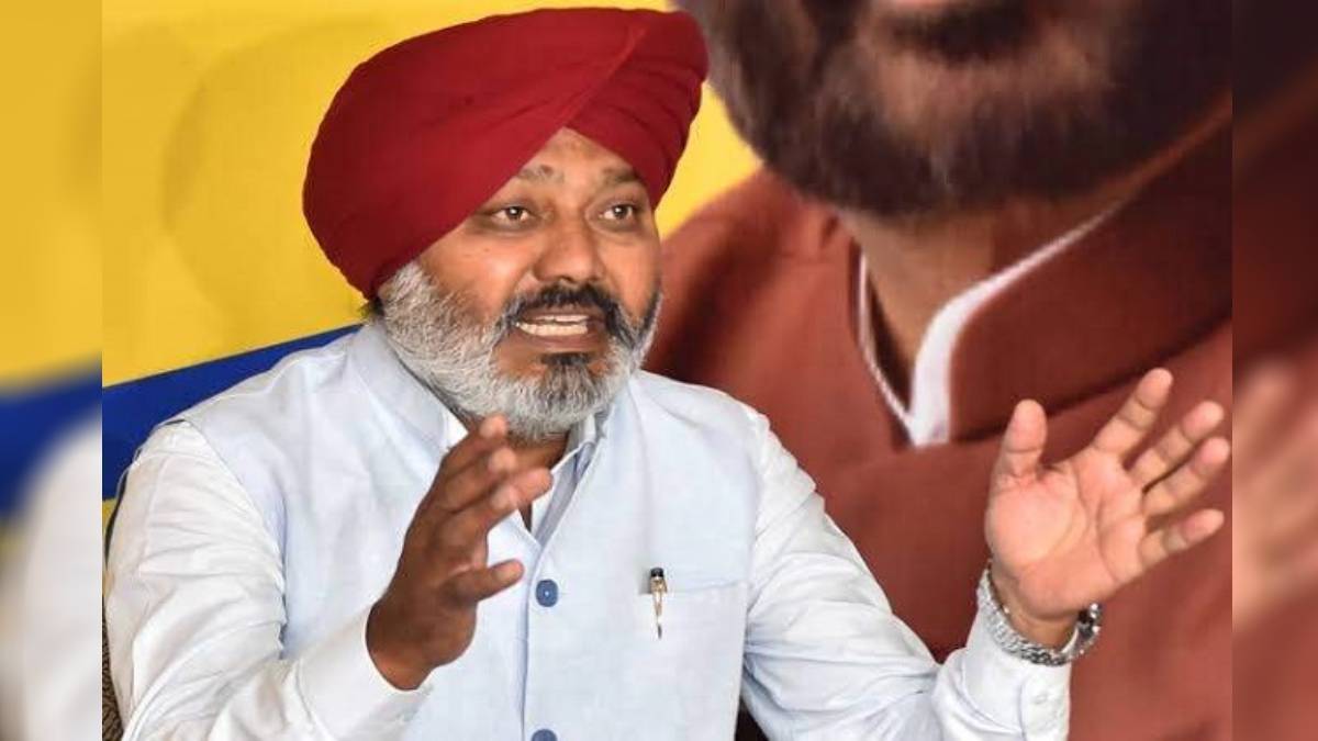 aap targets captain and badal family over 20 year match fixing deal to loot punjab