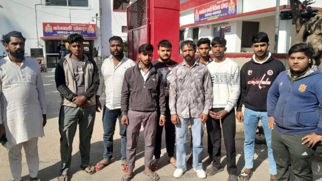 यूपी में वेज बिरयानी में मिली हड्डी, हिंदू संगठनों के विरोध के बाद दुकानदार पर FIR
