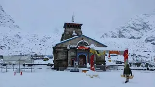 केदारनाथ, जम्मू-कश्मीर, लद्दाख, हिमाचल प्रदेश में हुई भारी बर्फबारी (फोटो- एक्स)