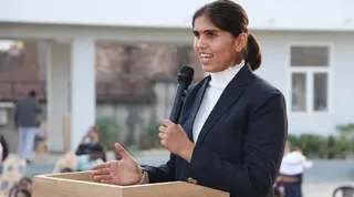 रेवाड़ी के धारूहेड़ा स्थित कार्मल काॅन्वेंट स्कूल के वार्षिक खेल दिवस पर मुख्यातिथि के तौर पर पहुंची अदिति श्योराण।