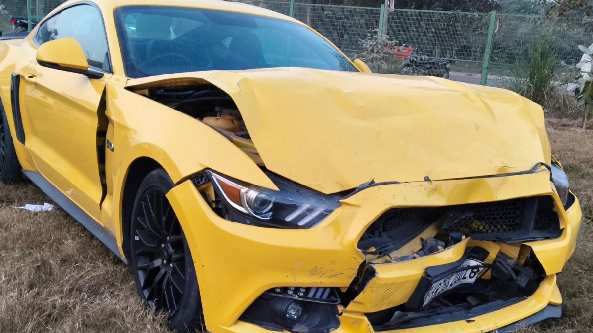 groombride car collision man creates ruckus on highway