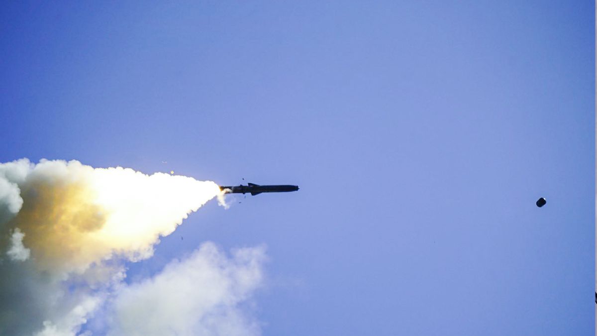 brahmos missile test india demonstrates power in bay of bengal