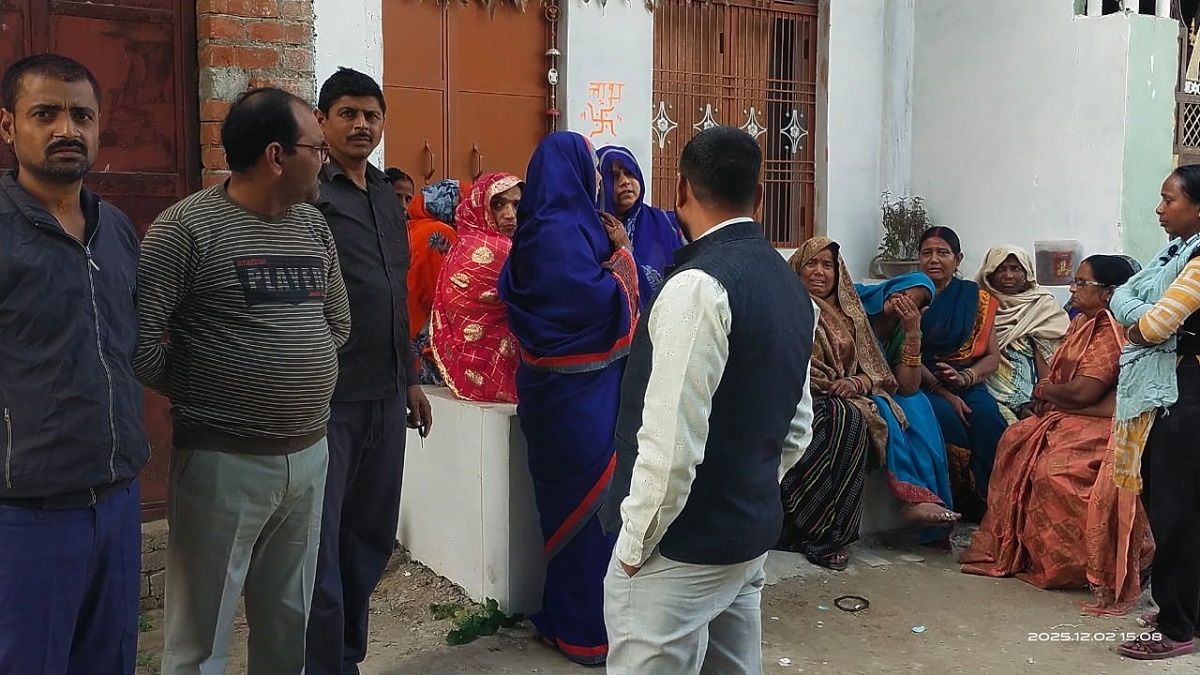 kaushambi advocate munshi killed by auto vehicle police arrested driver