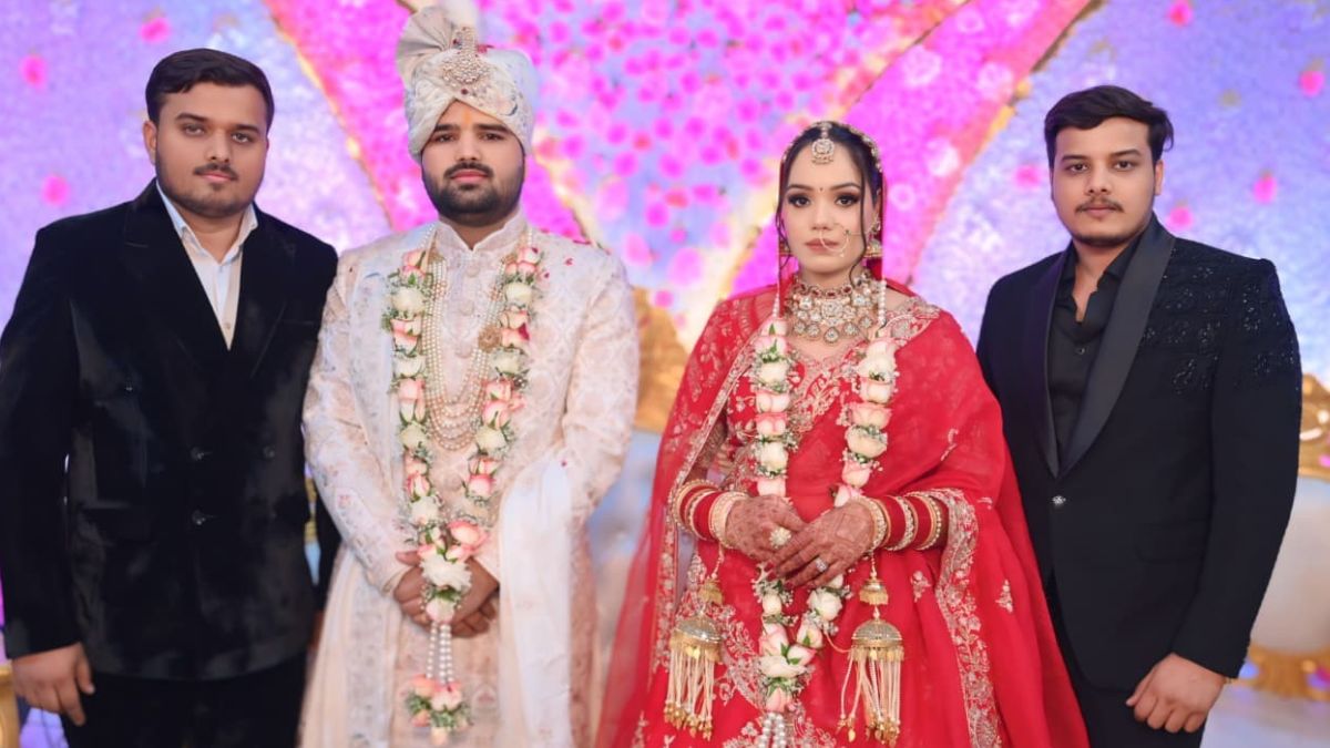 groom wins hearts marries for just one rupee sets example against dowry