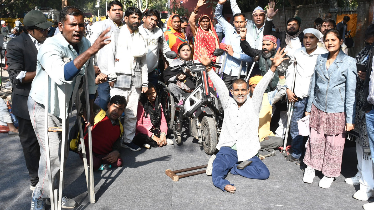 divyangjan protest demanding fundamental rights at jantar mantar