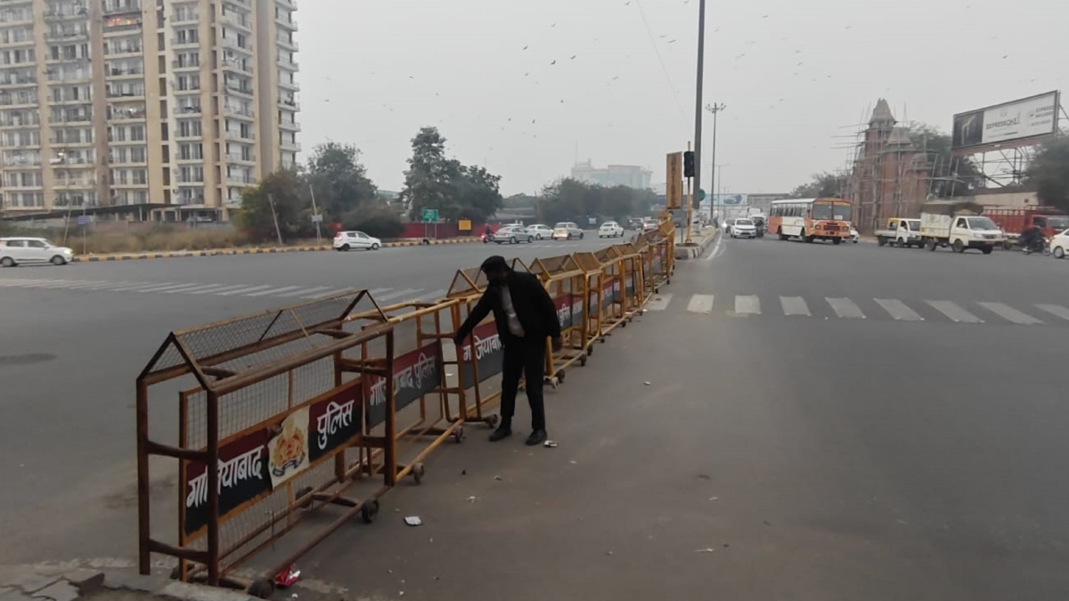 delhimeerut expressway exit closure causes confusion and traffic jams