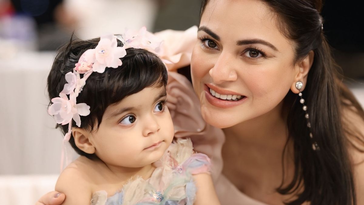 kundali bhagya actress shraddha arya revealed twin siya shaurya face on their first birthday see photos