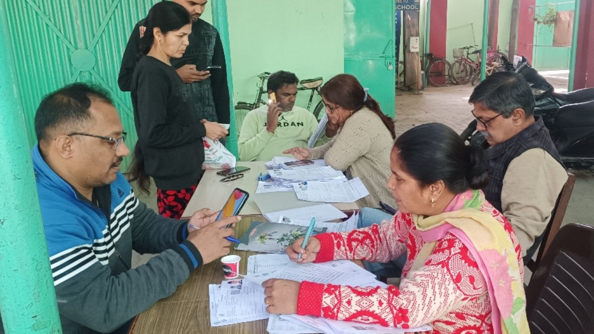 fake sir forms circulating online in moradabad election official warns