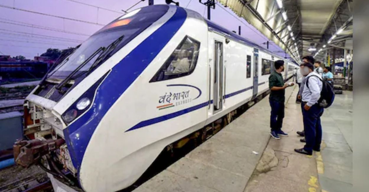 vande bharat express passengers protest over lack of food and water
