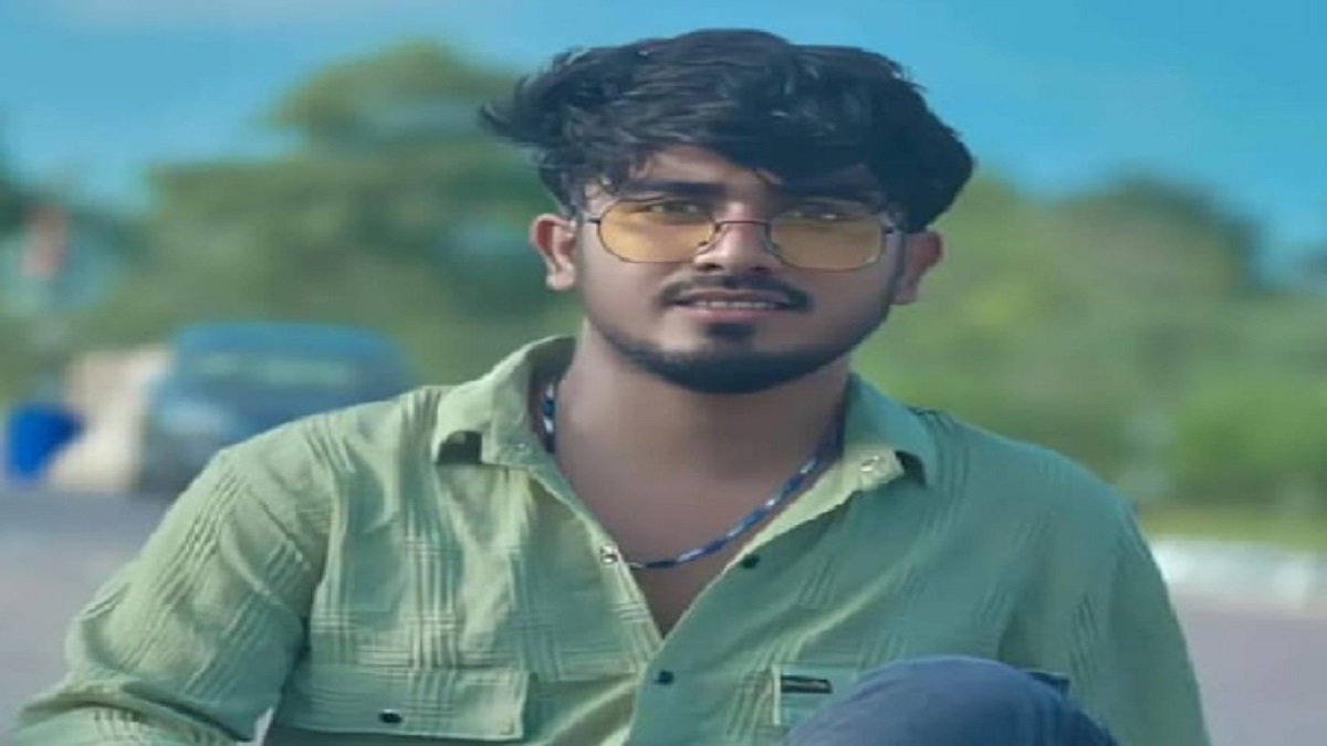 pratapgarh youths body found in bushes identity revealed via mobile police investigating