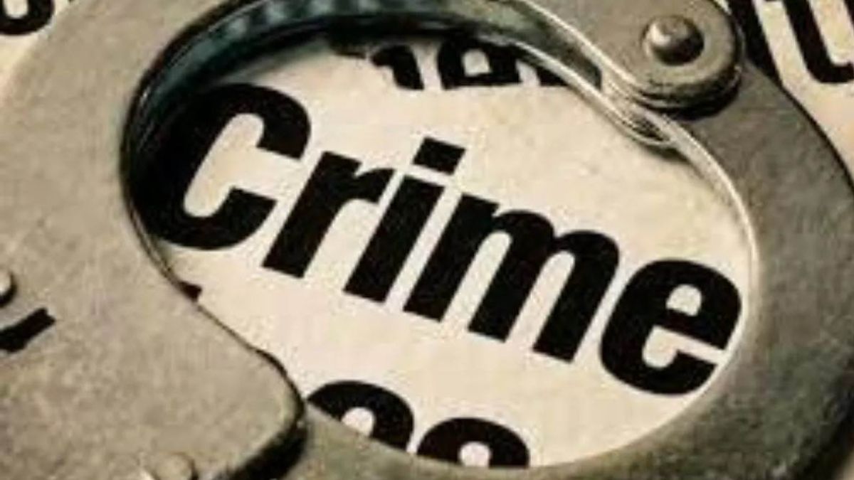 meerut crime thieves steal 2 lakh after distracting woman