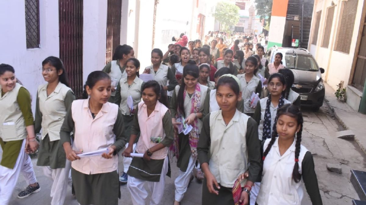 up board exam 2026 76 centres for up board exams in hathras 272 schools left out of the list