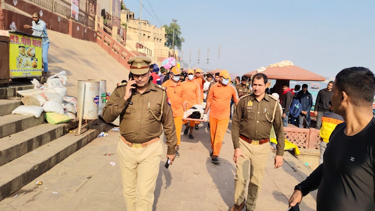 varanasi youth drowns in ganga river while bathing