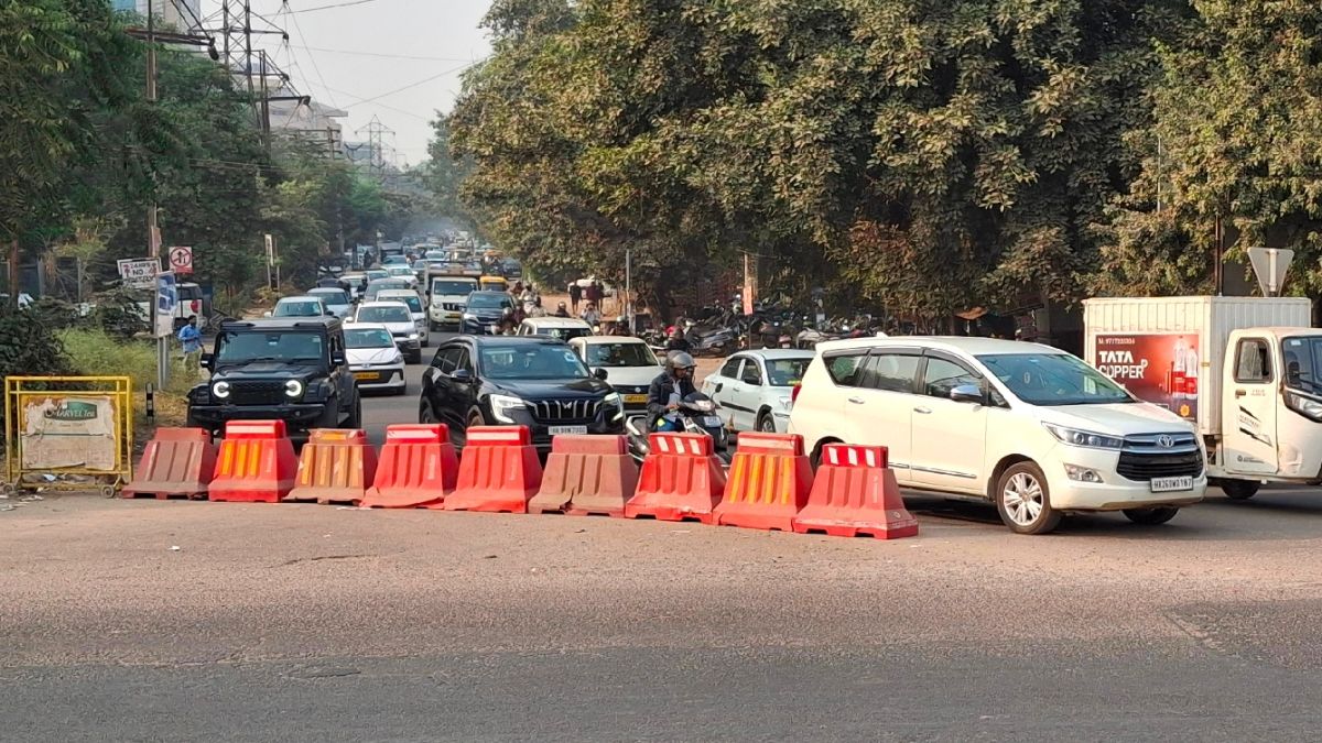 oneway traffic trial on dundeda road gurugram traffic congestion due to lack of awareness