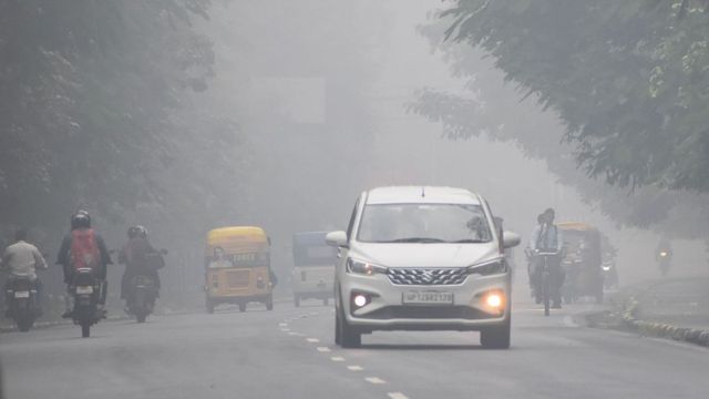 सर्द हवाएं और हल्का कोहरा... कासगंज में न्यूनतम तापमान 16 डिग्री पहुंचा, गेहूं के लिए अच्छा मौसम
