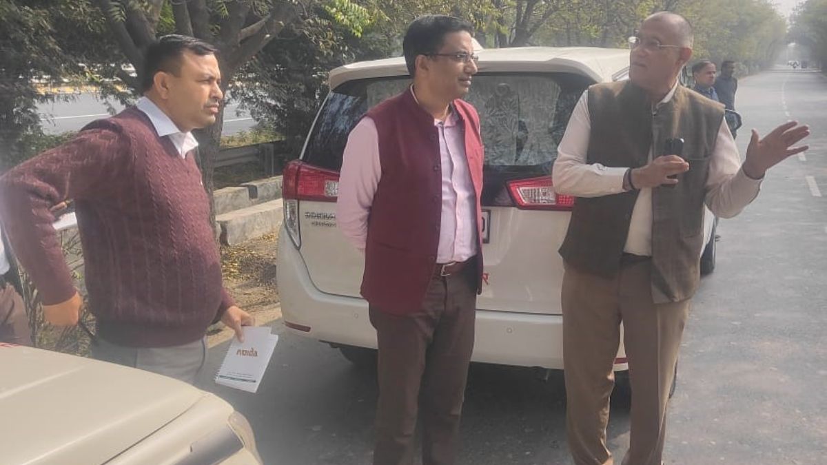 noida sector 128 132 roundabouts to be reduced mysore clock tower deadline