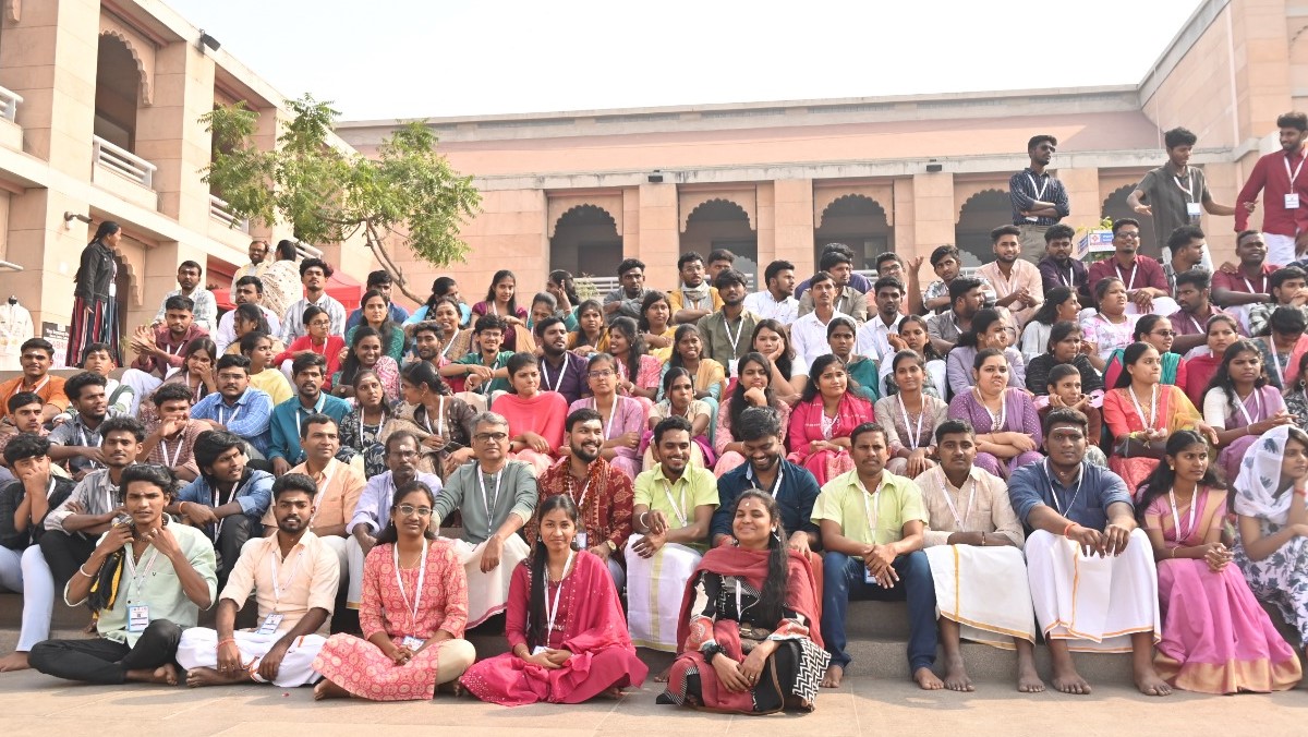 kashi tamil sangamam first group visits kashi vishwanath temple