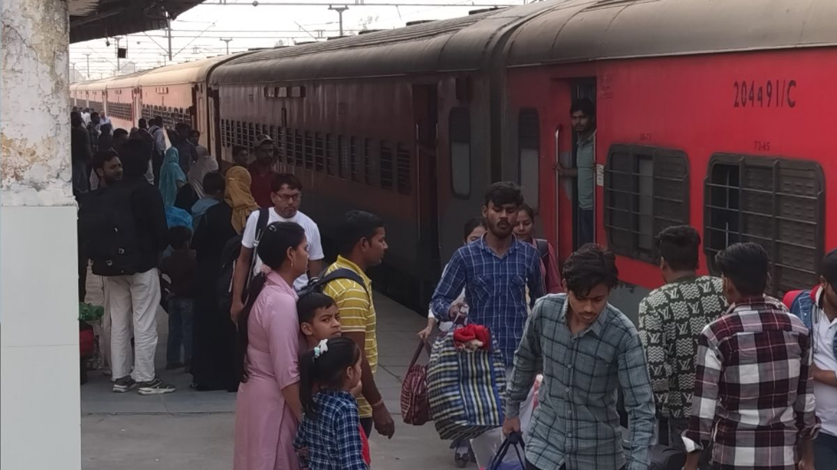 havamritsar express passengers with general tickets enter ac coaches uproar ensues