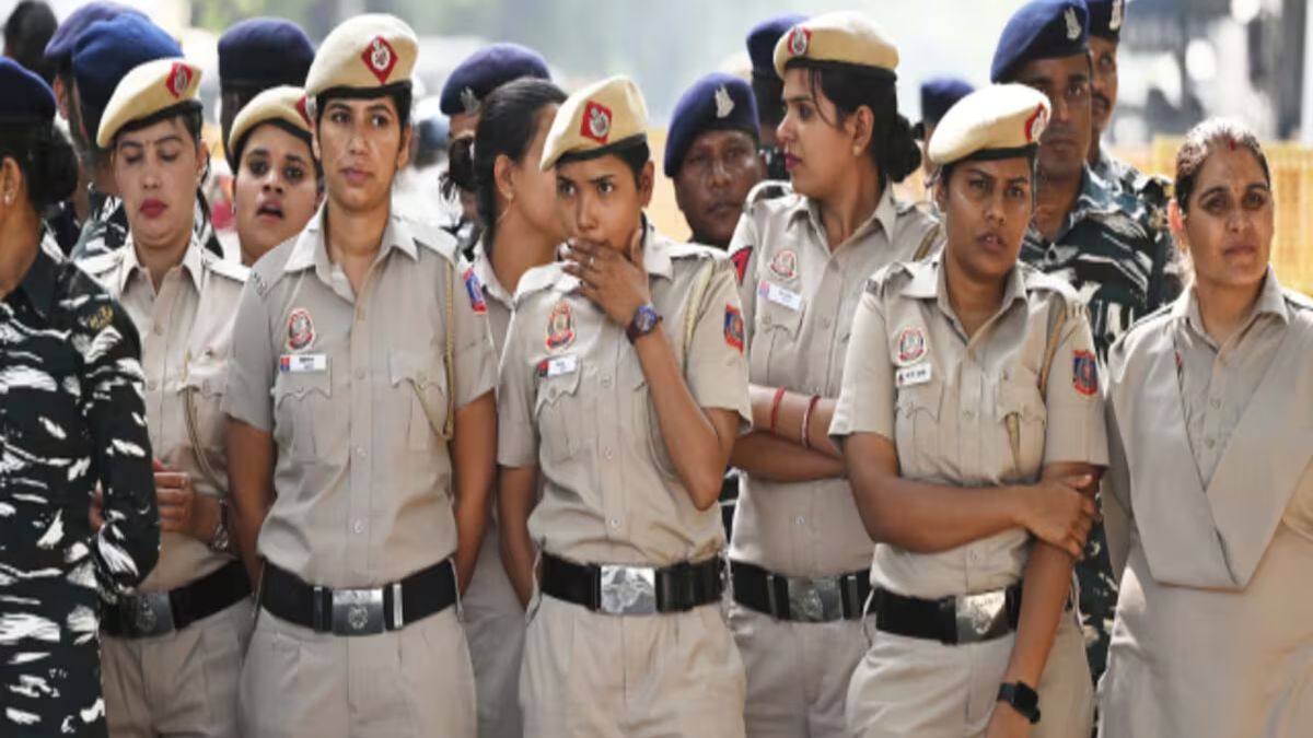 in haryana a woman si who went to investigate a pocso case was assaulted and her uniform was torn by the accused