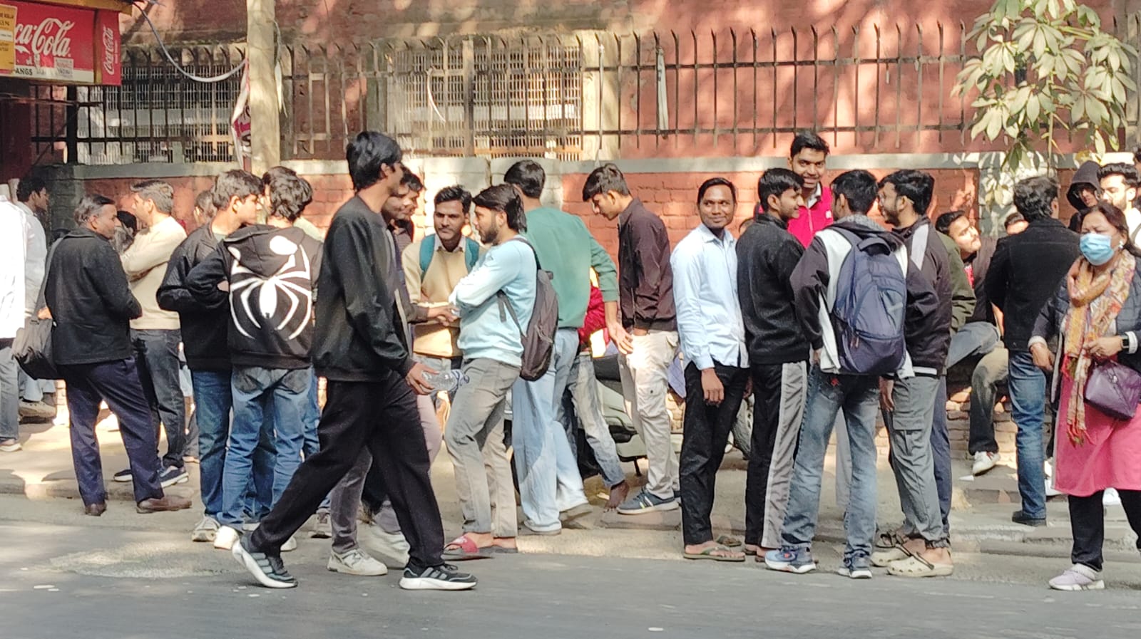 bomb threat at deshbandhu college delhi police investigating