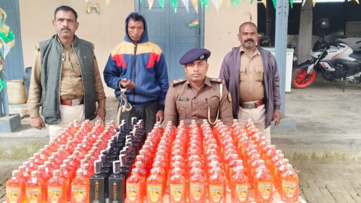 araria 360 bottles of nepali liquor seized smuggler arrested