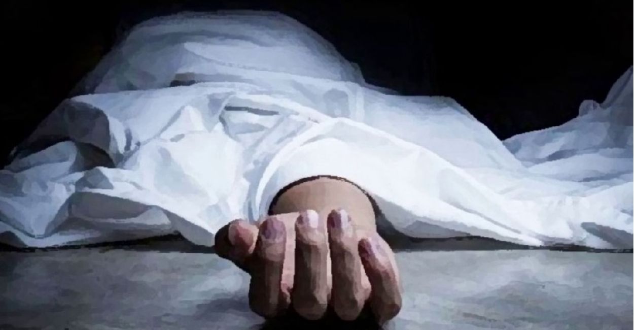 blo assistant shikshamitra found dead in wel in mahoba