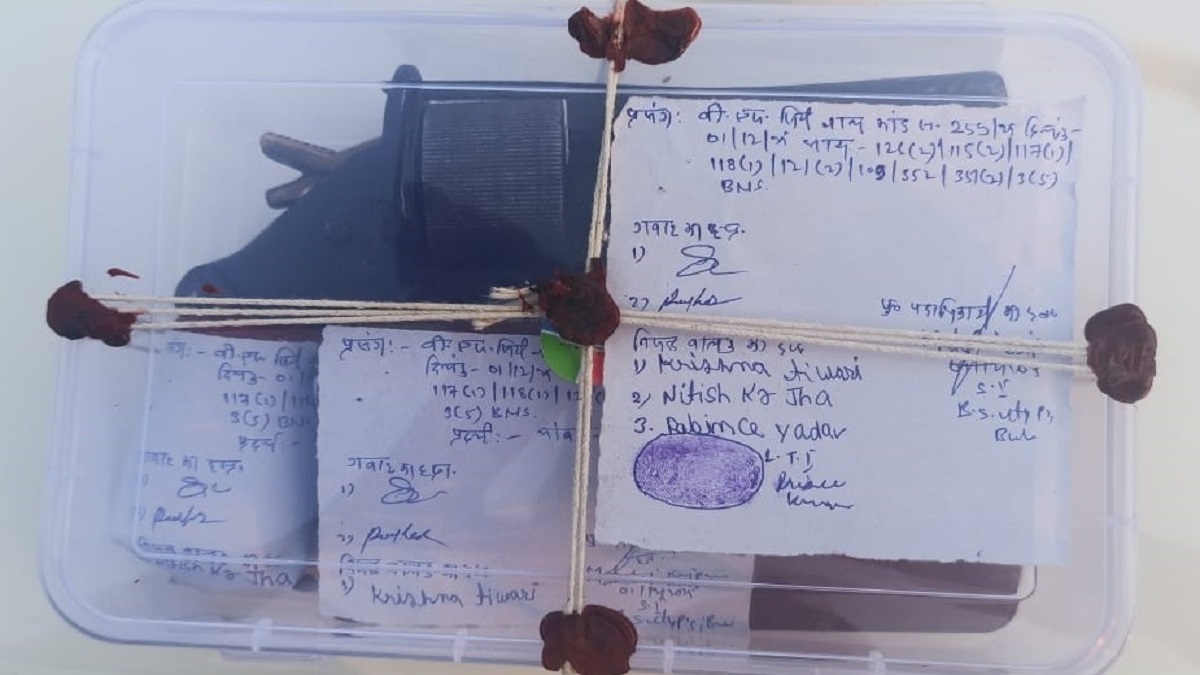 bokaro four juveniles arrested for attacking traffic police