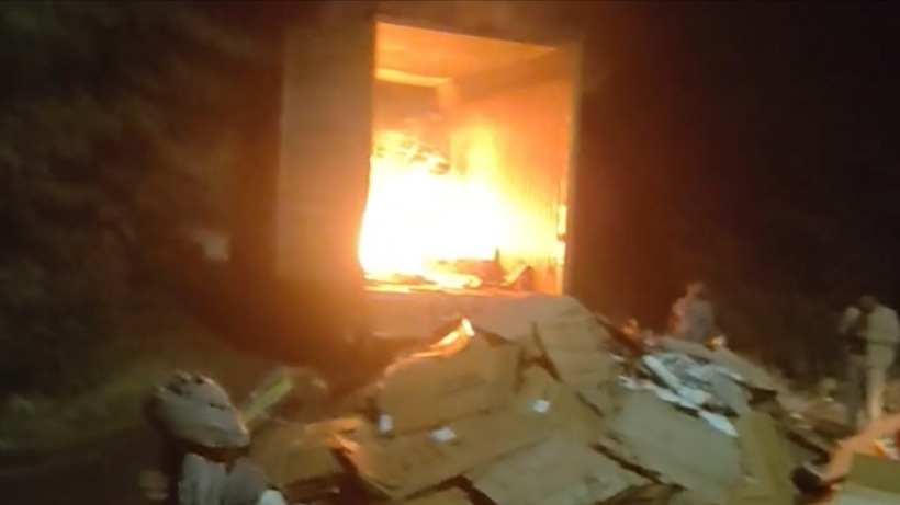 truck fire in badaun villagers avert major disaster